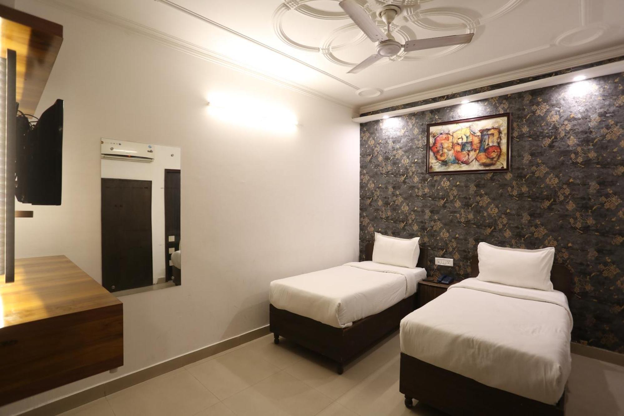 Backpackers - Ink Hotels Delhi Airport By Ss Group Nueva Delhi Exterior foto